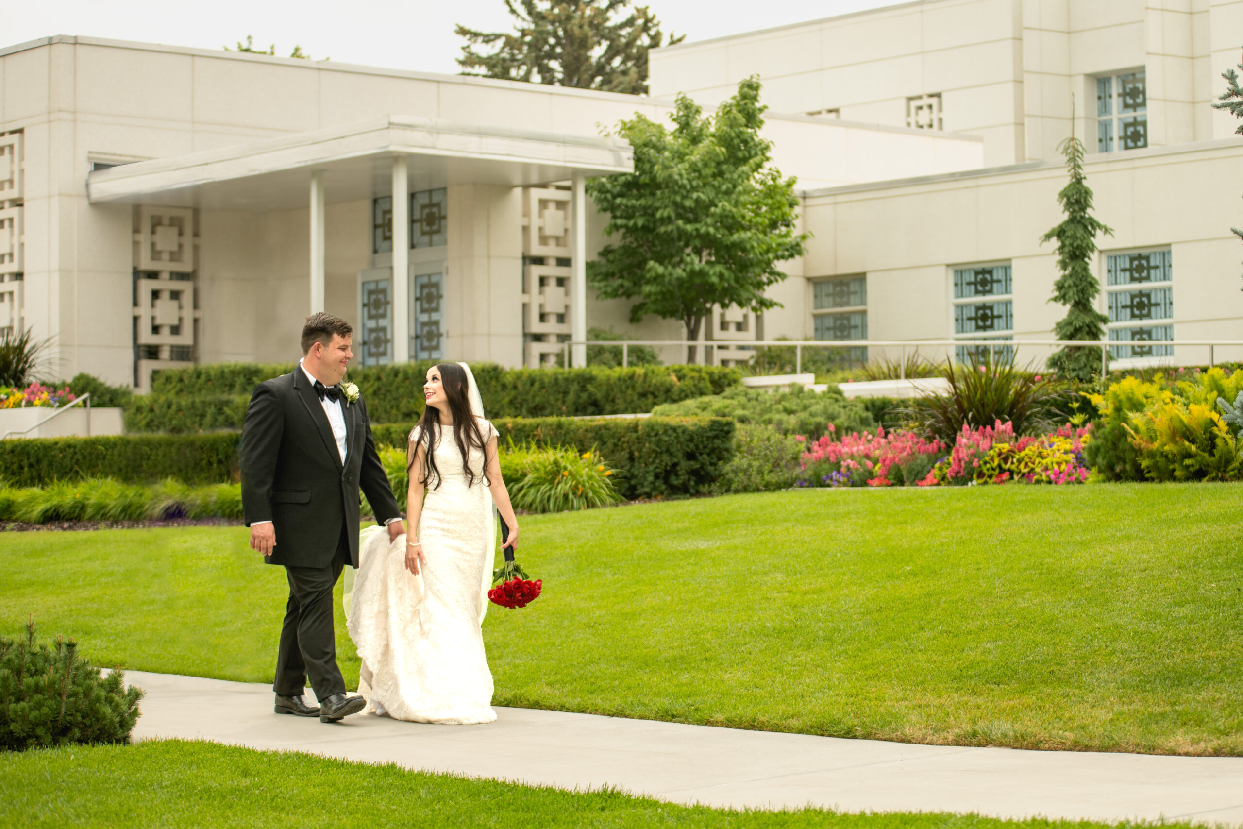wedding photo by Jessica Gochnour Photography who is located in Burley, Idaho and specializes in weddings and elopements